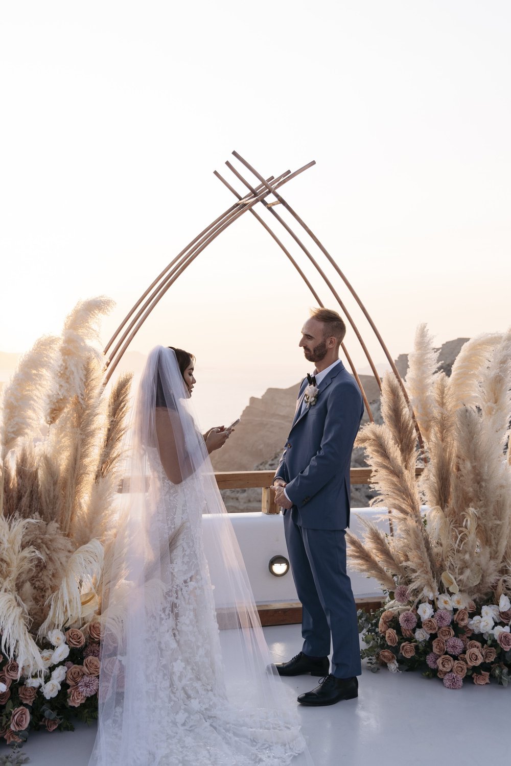 Elope in Greece